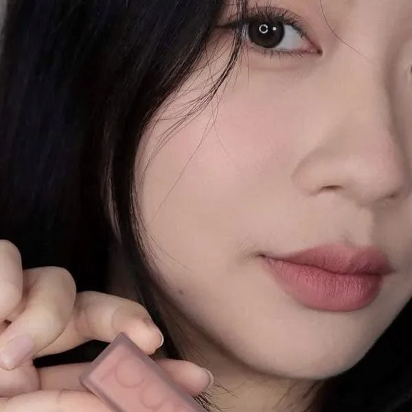 Son-Romand-New-Zero-Matte-Lipstick-22-Mauve-Beand-34.webp